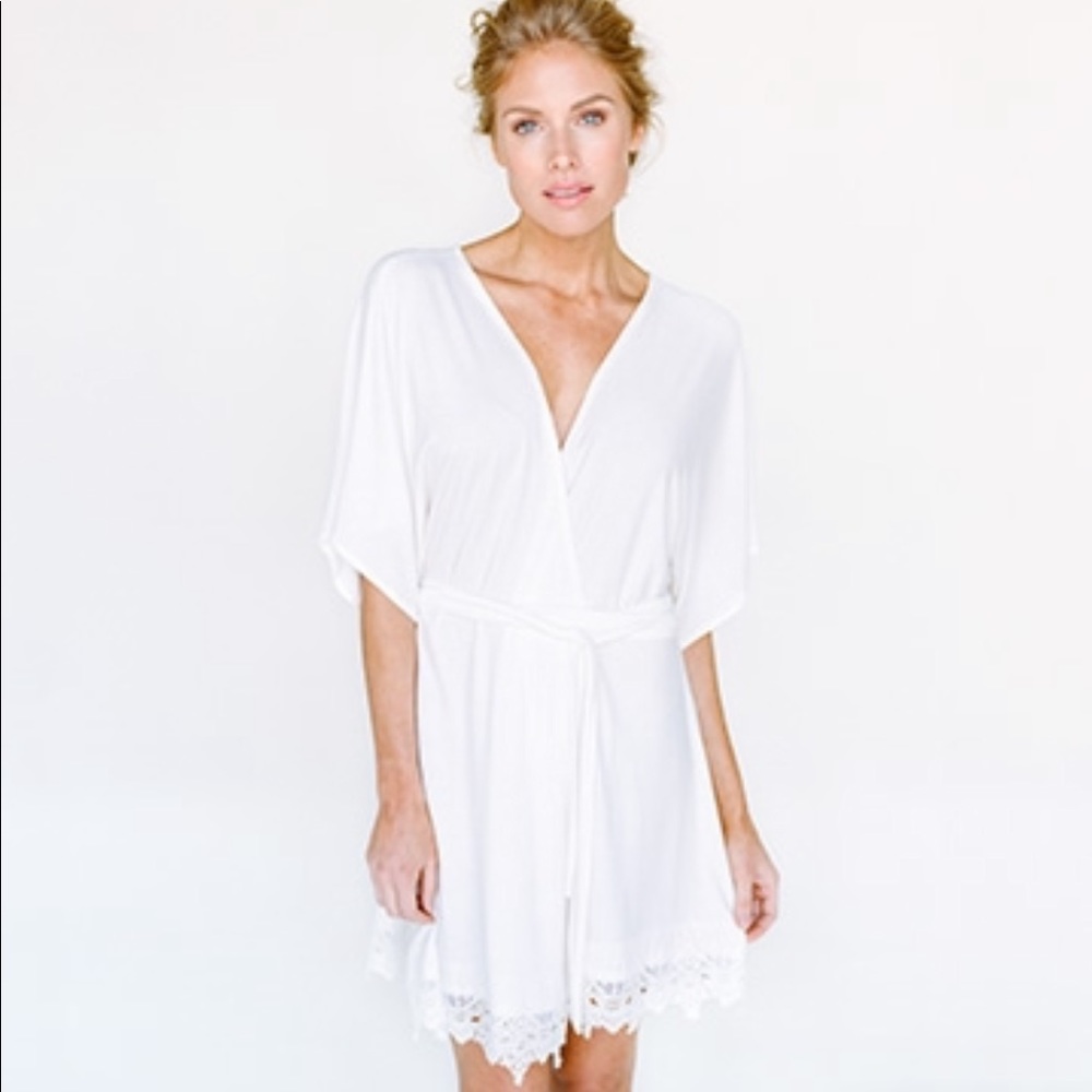 Plum Pretty Sugar Sweetheart Bridal Robe White
